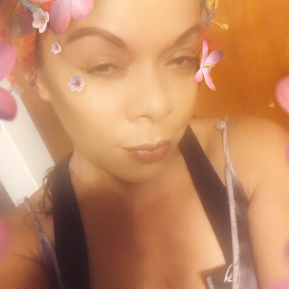 Meet your Posher, Miriam - Picture 2 of 4